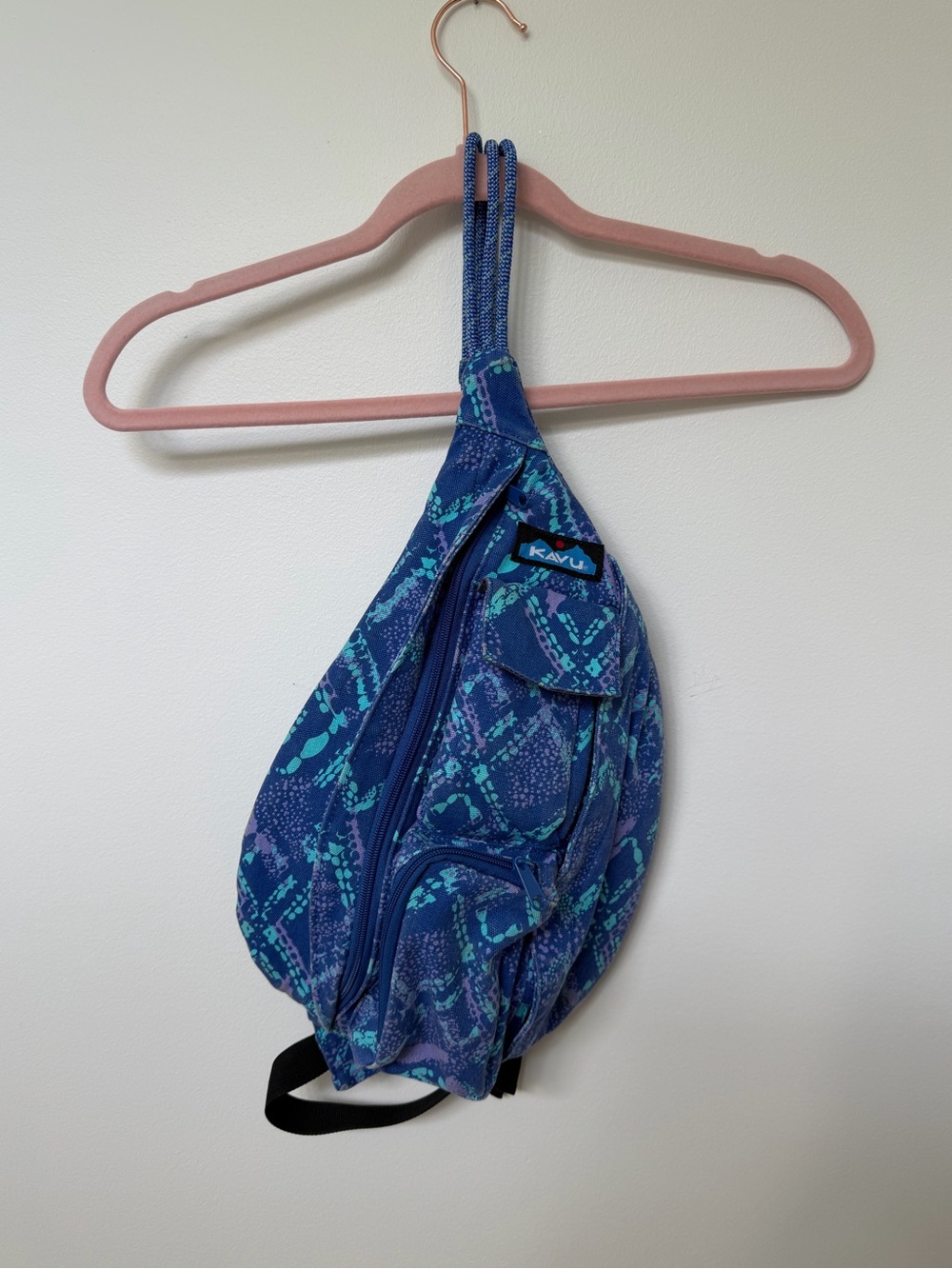 Kavu Blue Teal patterned sling backpack